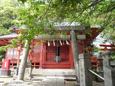 稲荷神社の拝殿