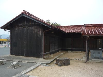 東廻廊