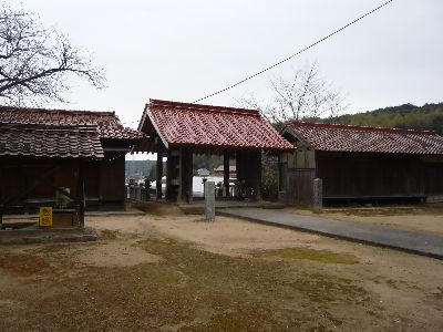 楼門と回廊