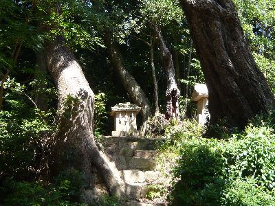 石祠