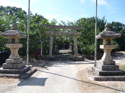 燈籠と鳥居