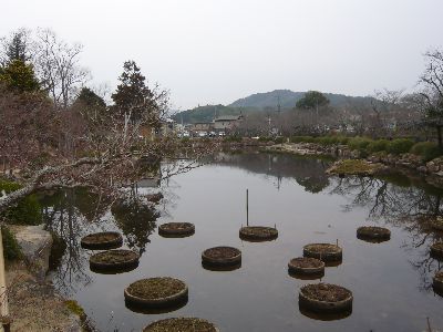 東行池